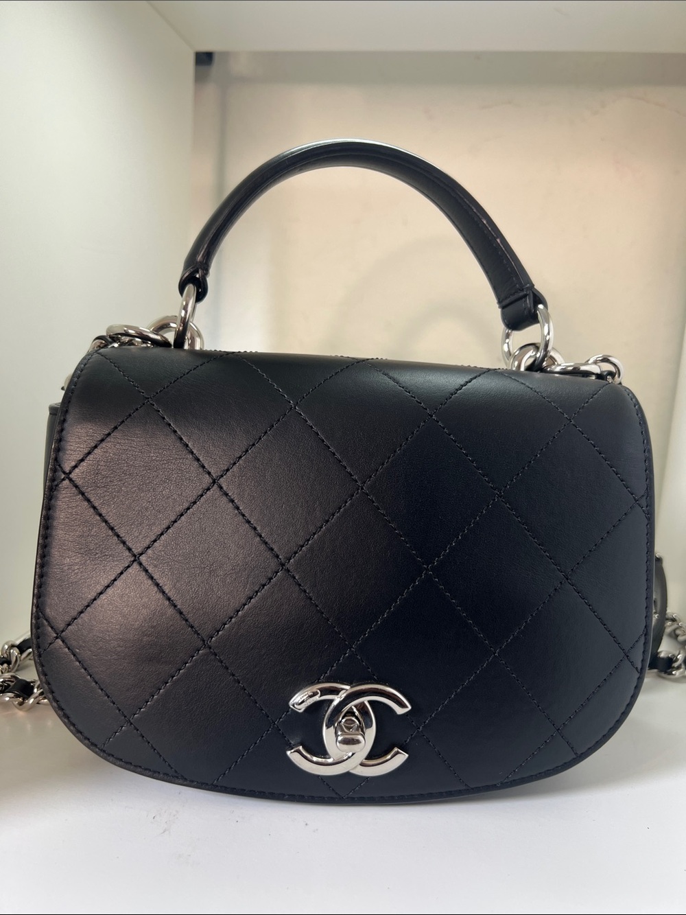 CHANEL Calfskin Black Top Handle Chanel Ring My Bag flap Quilted crossbody - Picture 4 of 17